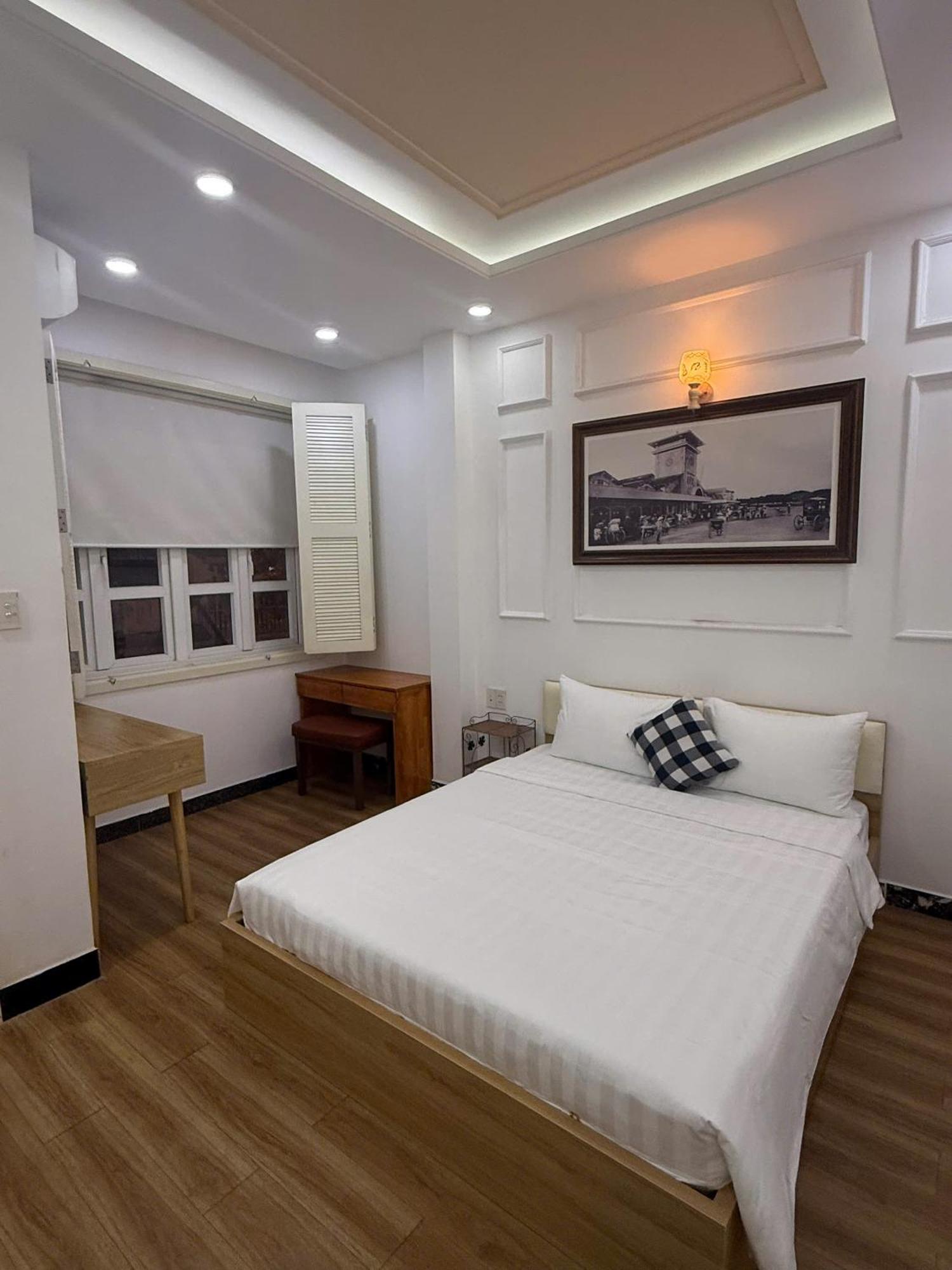Atus Boutique - 2* TP. Hồ Chí Minh